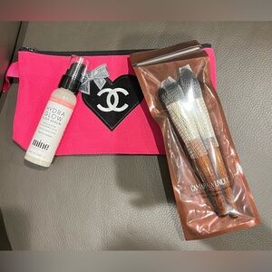 Cosmetic Bag with Hydro Glow Sleep Serum and Brush Set